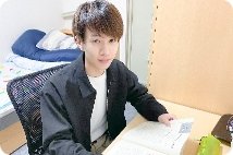 学生寮に住んでいる先輩へインタビューのイメージ